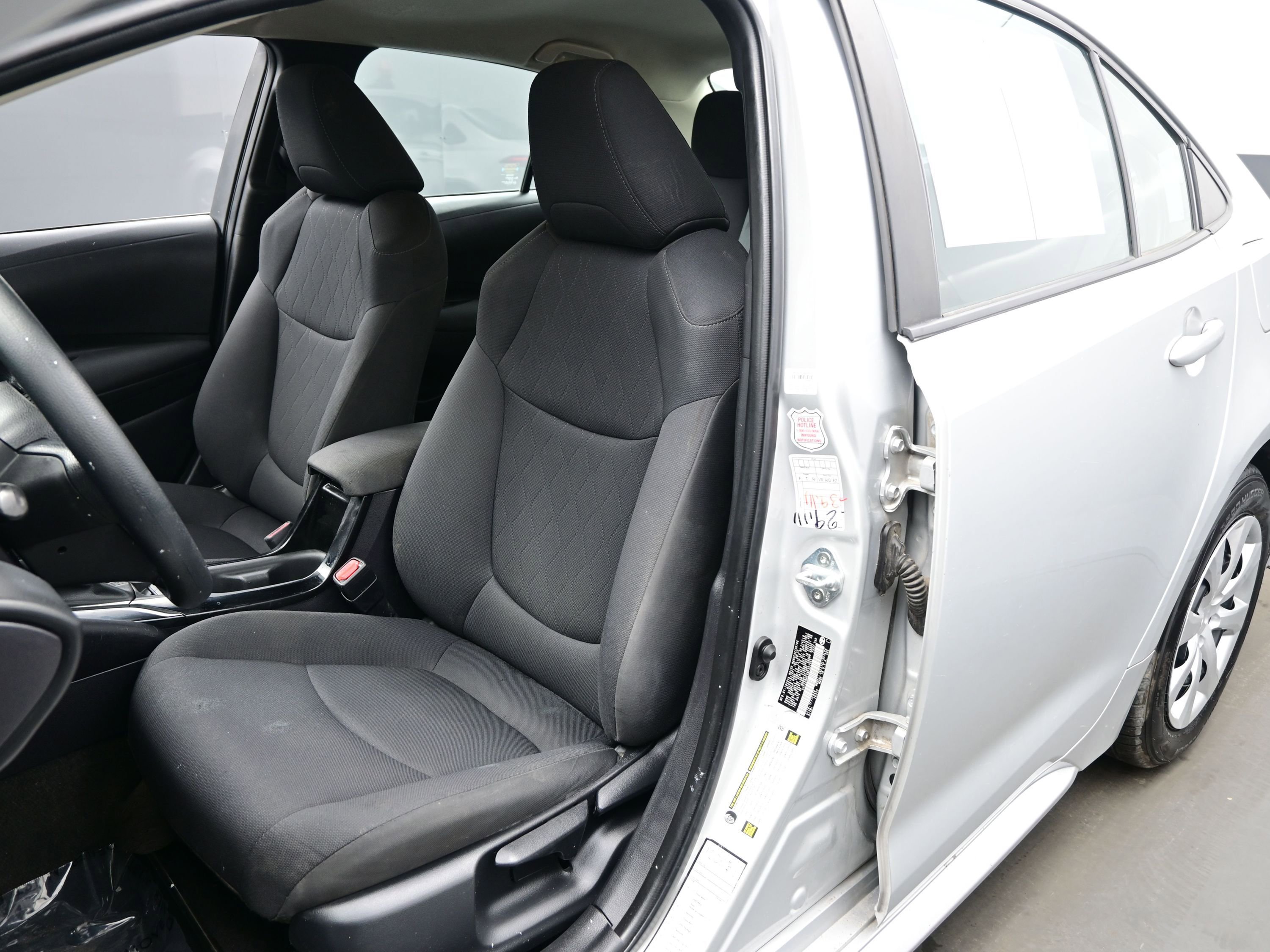 Used 2022 Toyota Corolla LE image 10