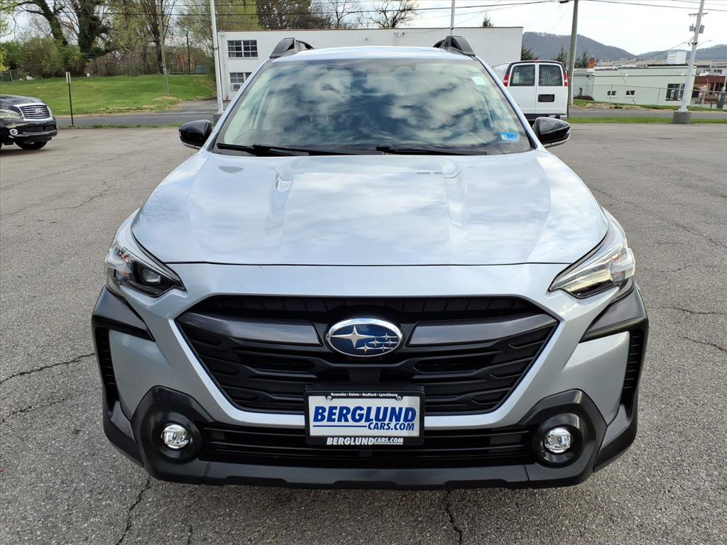 Used 2023 Subaru Outback Premium image 9