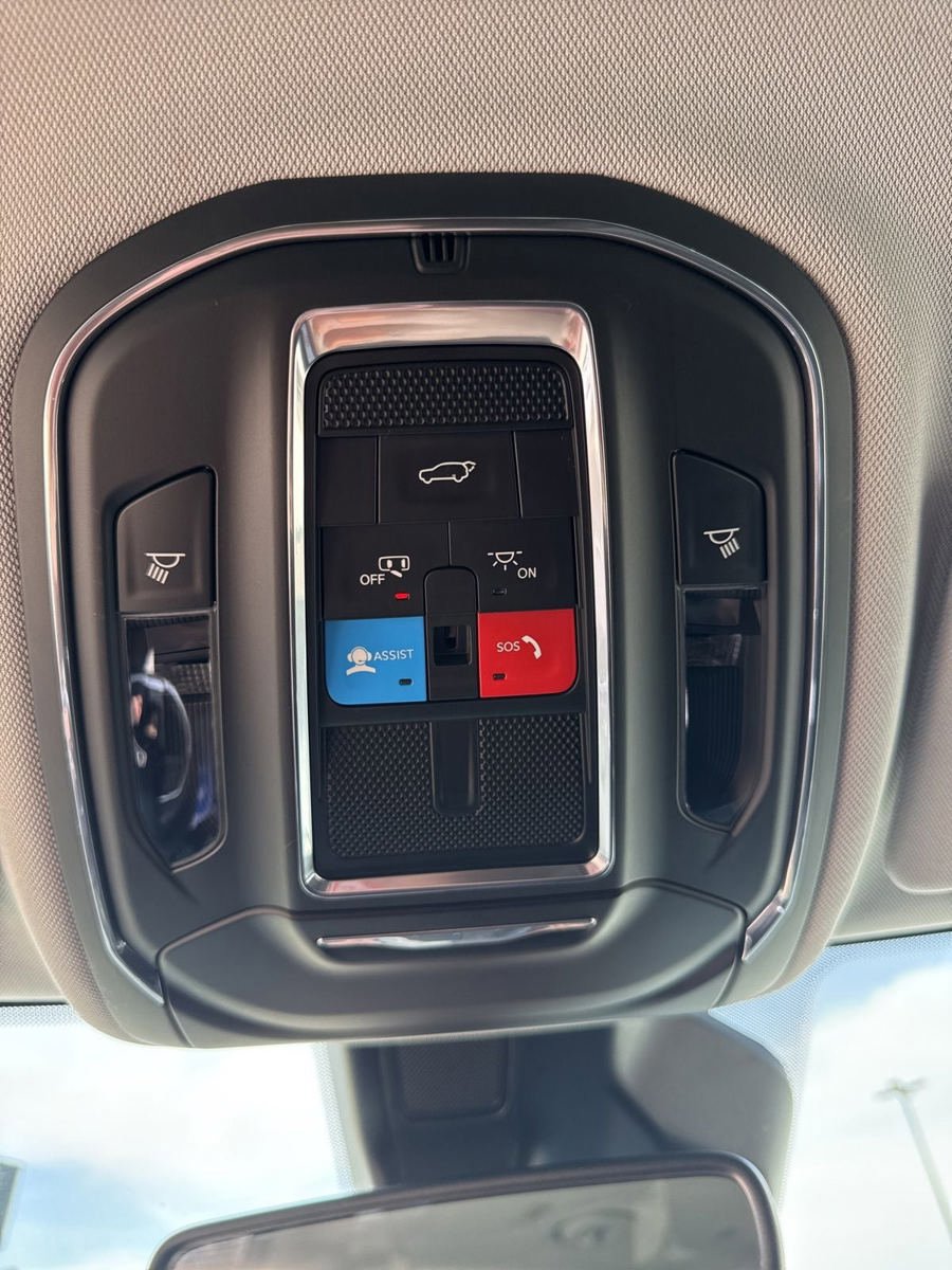 Used 2023 Jeep Grand Cherokee L Limited AWD/4WD image 15