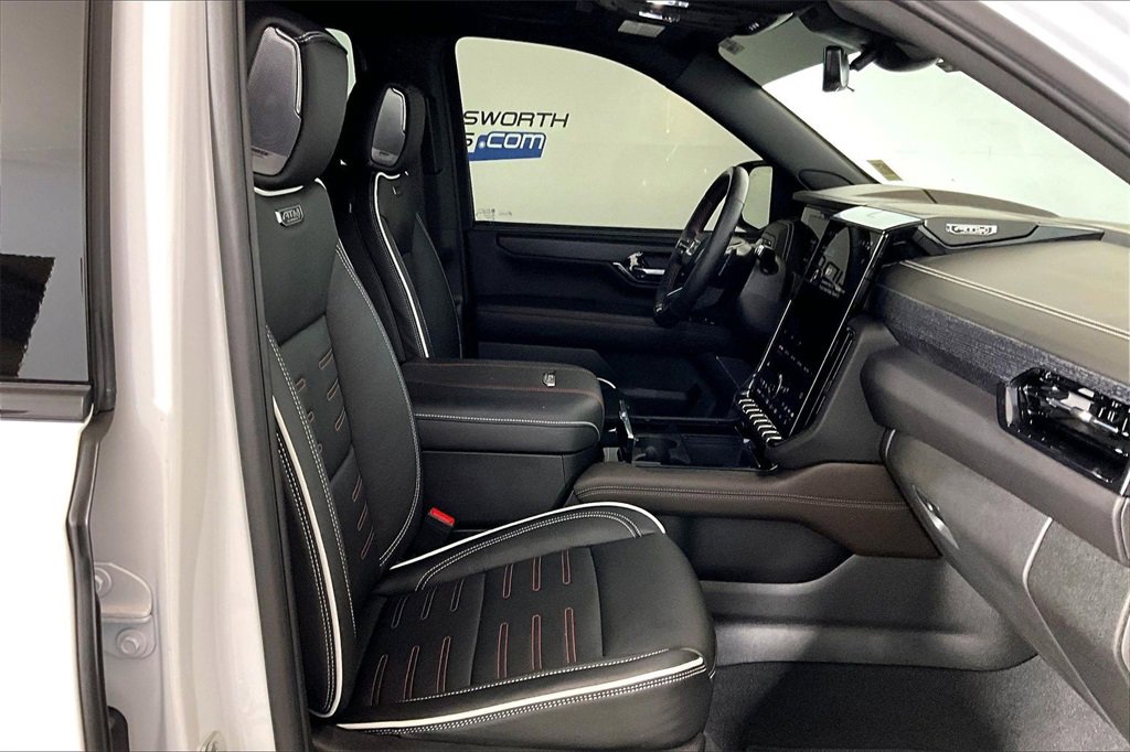 Used 2025 GMC Yukon AT4 Ultimate image 6