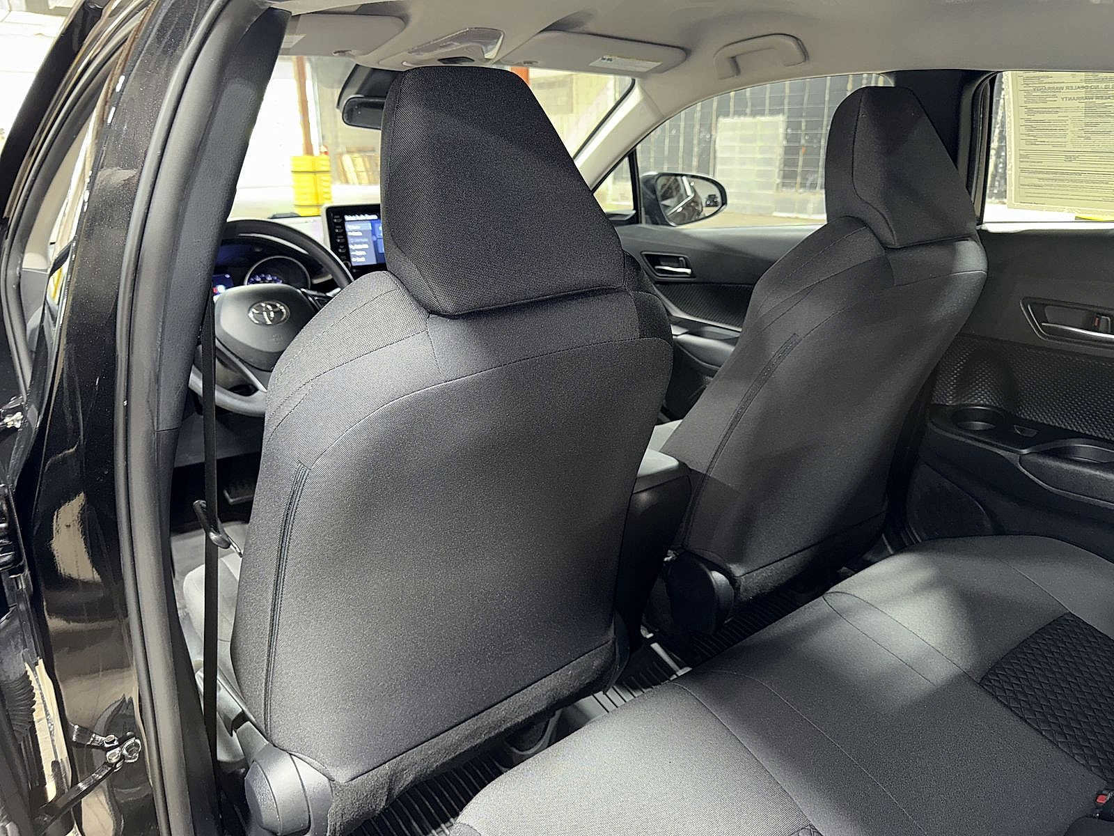 Used 2021 Toyota C-HR LE image 31