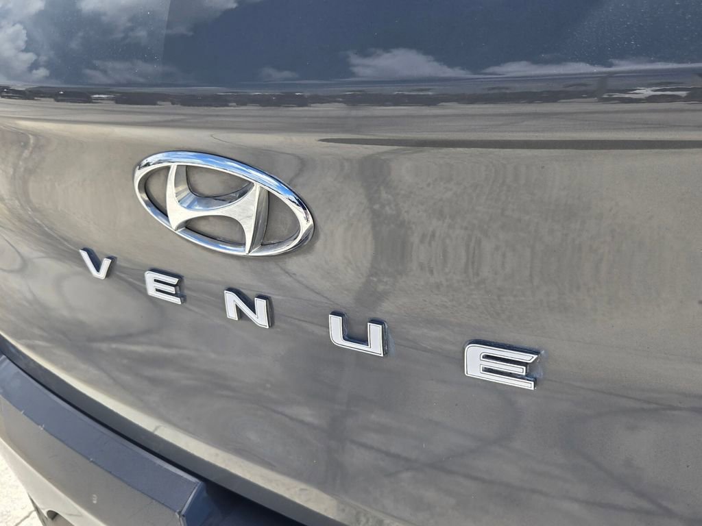 Used 2022 Hyundai Venue SEL w/ Cargo Package FWD image 13
