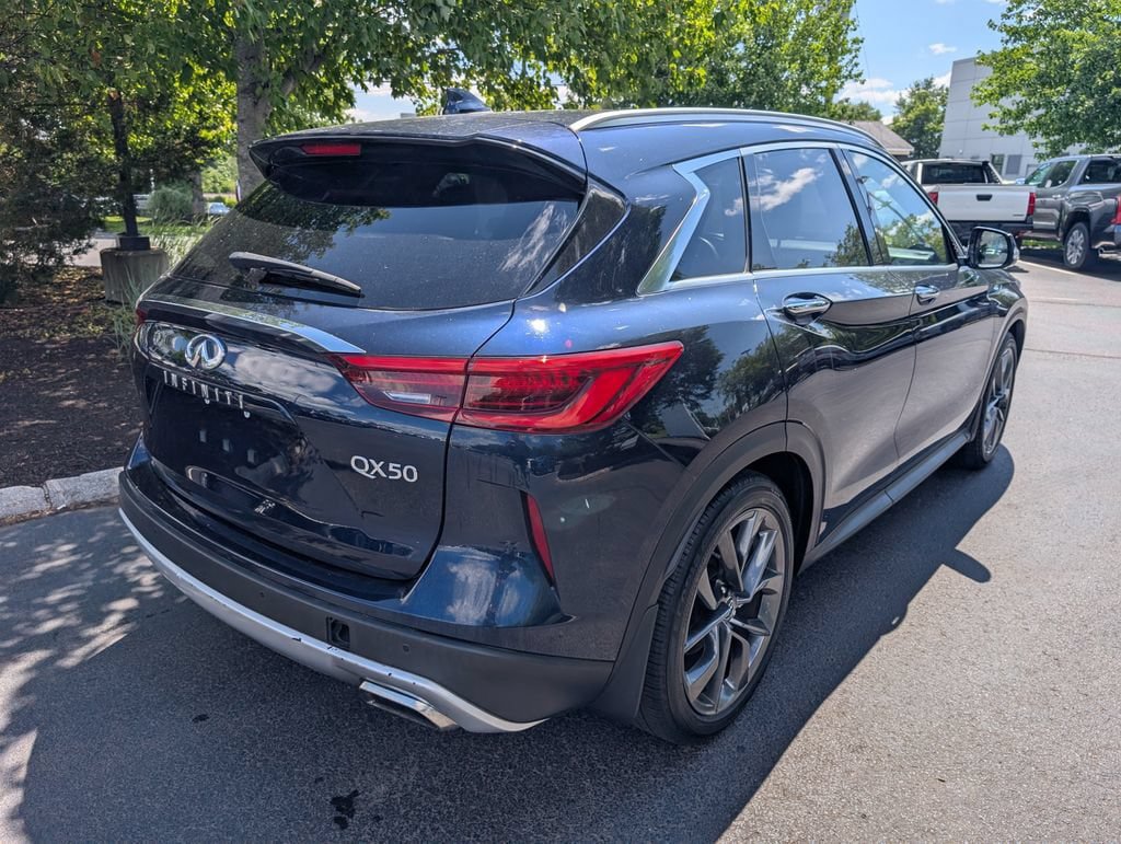 Used 2019 INFINITI QX50 Essential w/ Sensory Package AWD/4WD image 7