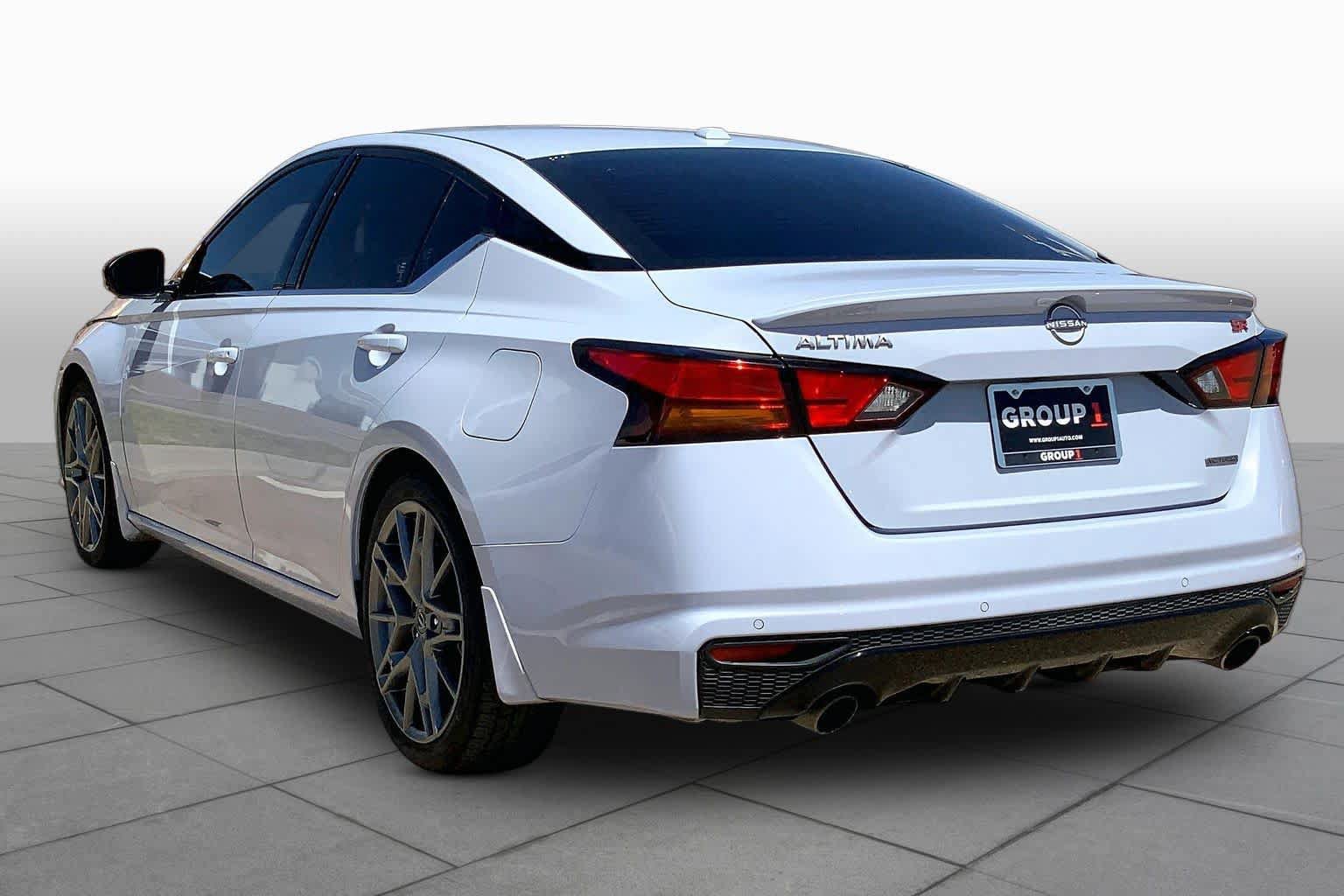 Used 2024 Nissan Altima 2.0 SR FWD image 12