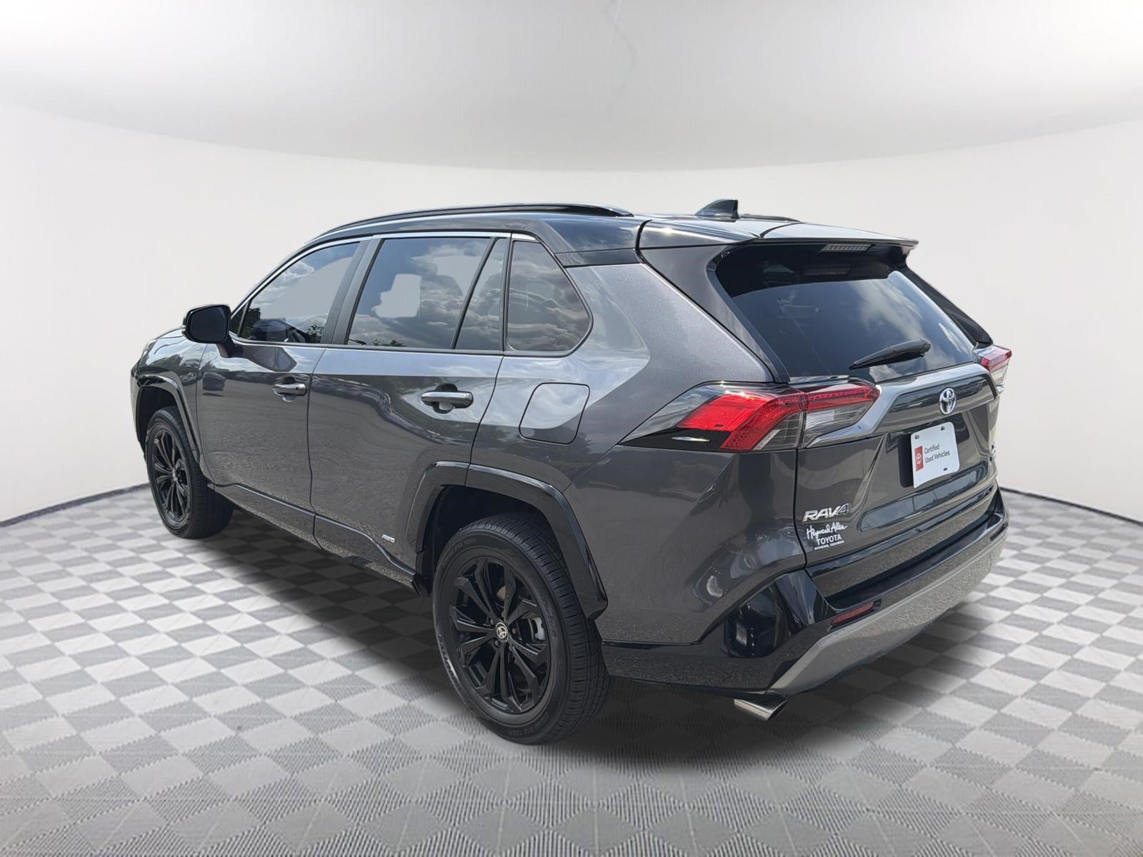 Certified 2024 Toyota RAV4 XSE w/ Weather Package AWD/4WD image 15