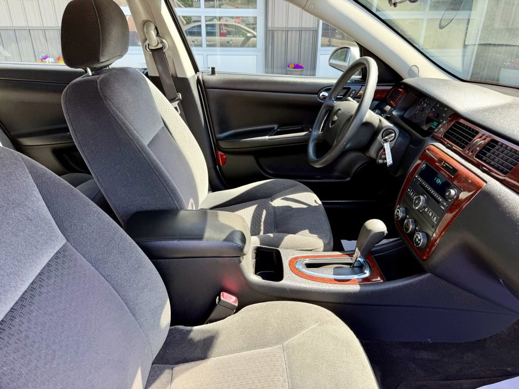 Used 2008 Chevrolet Impala LS FWD image 16