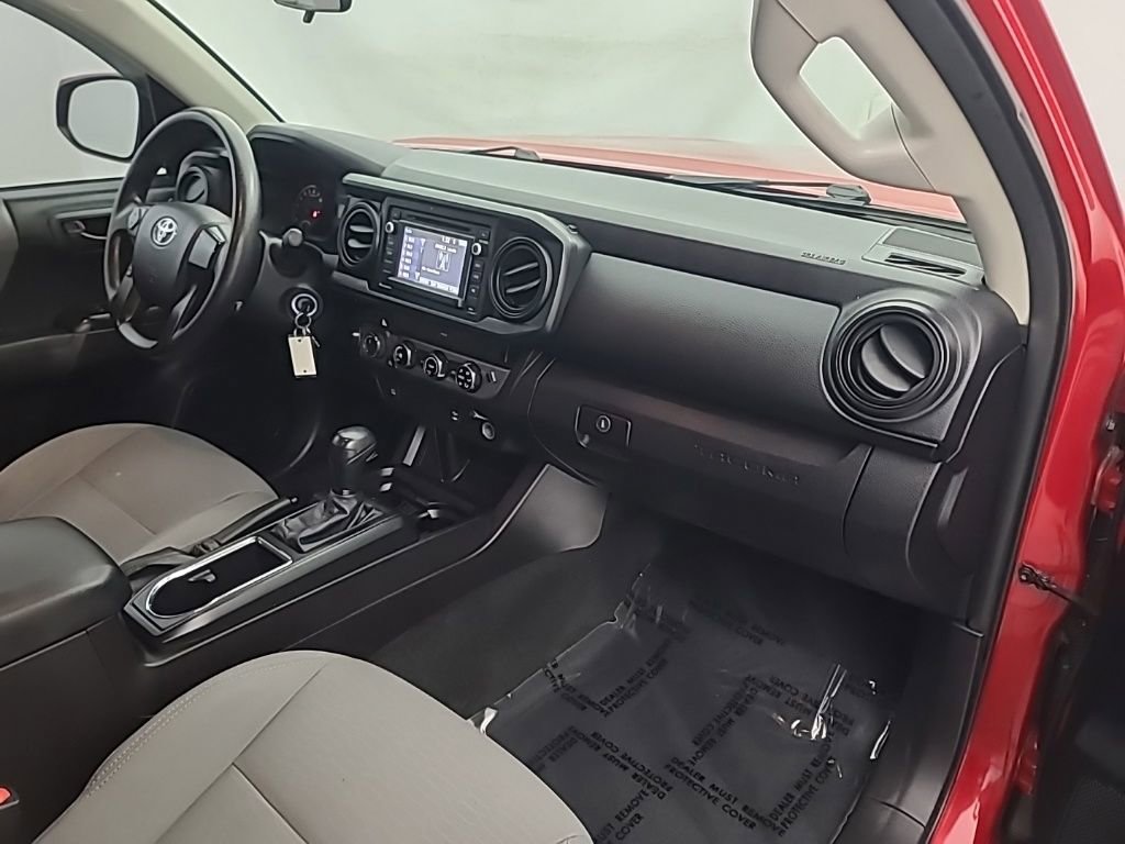 Used 2016 Toyota Tacoma SR image 14