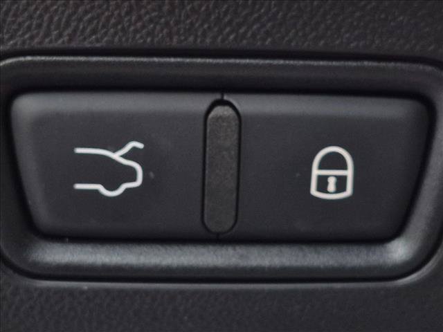 Used 2023 Maserati Grecale Modena AWD/4WD image 16
