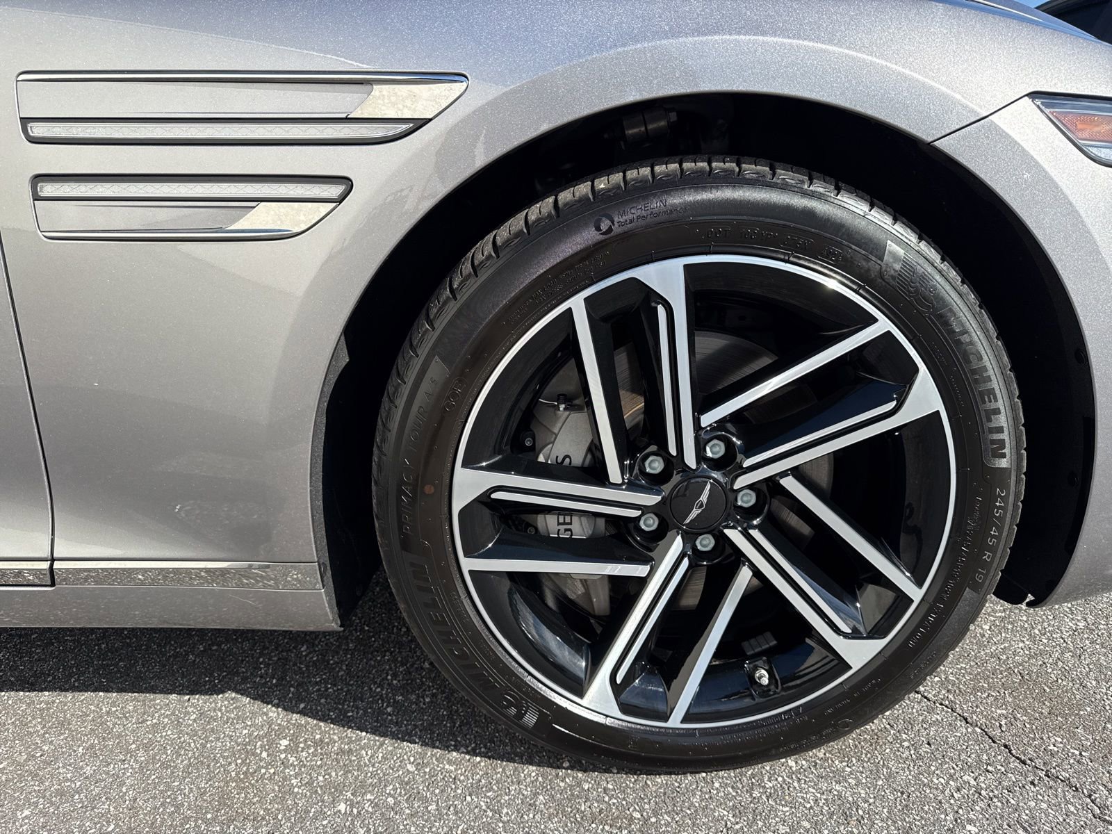 Used 2025 Genesis G80 2.5T Advanced image 9