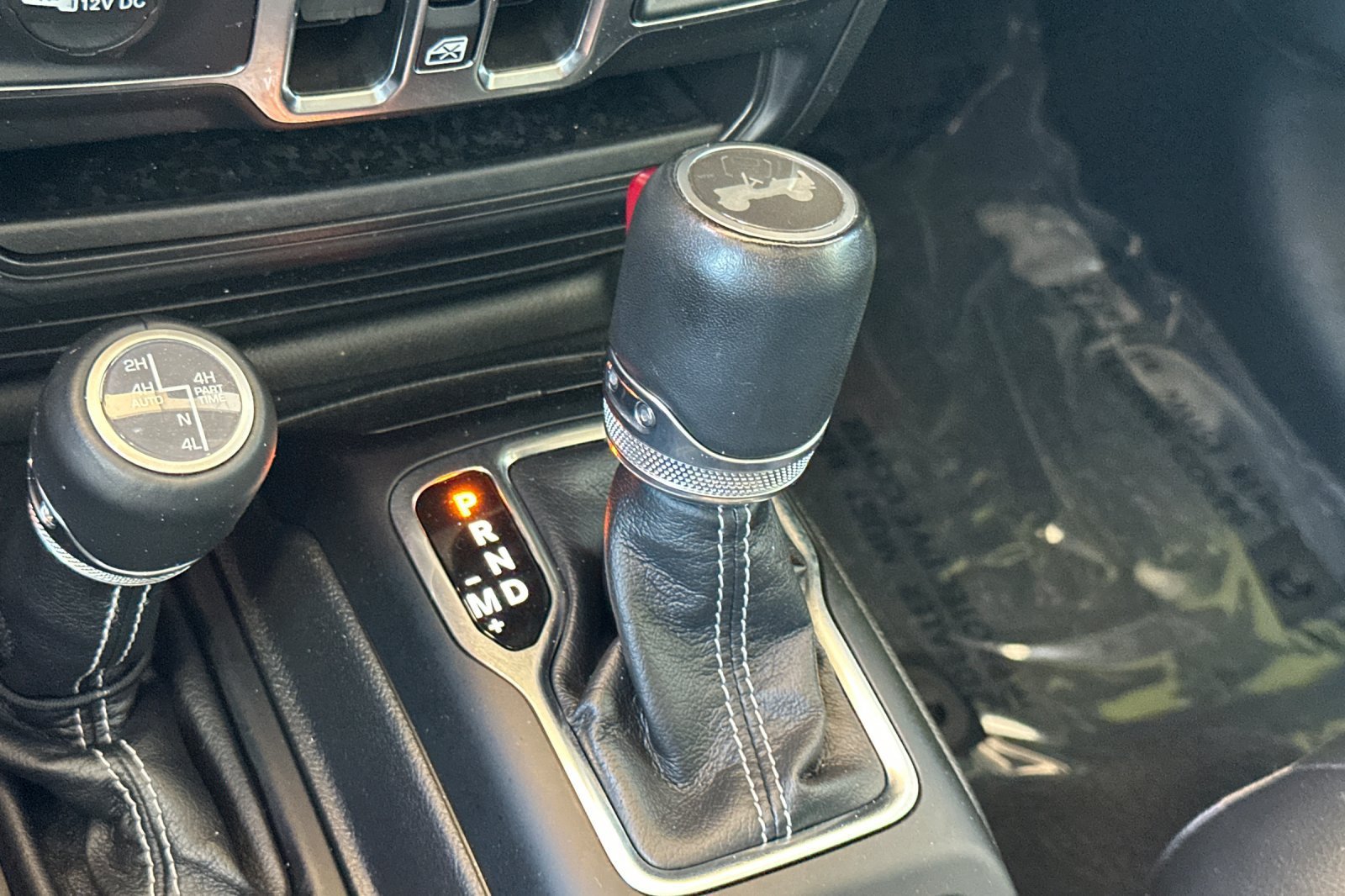 Used 2023 Jeep Wrangler Unlimited Sahara AWD/4WD image 24