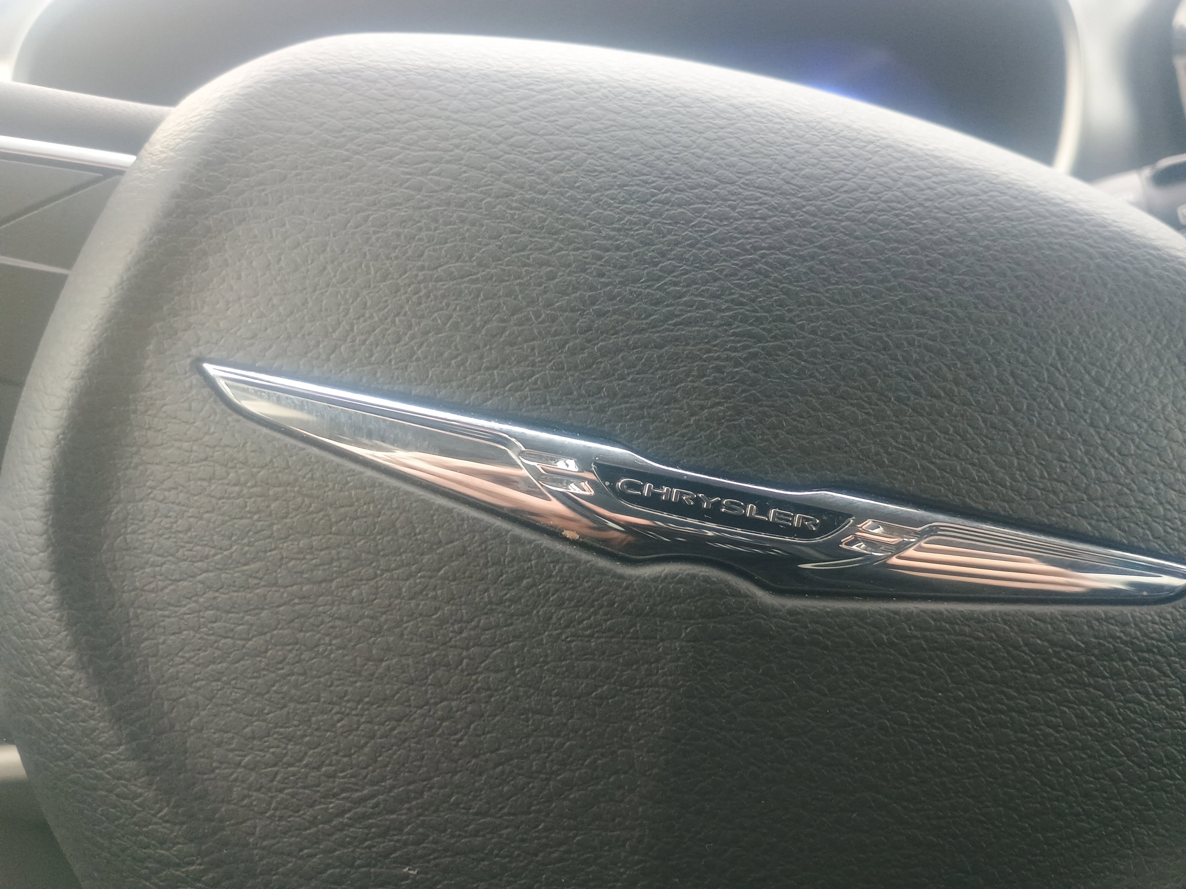 Used 2024 Chrysler Pacifica Touring-L image 26