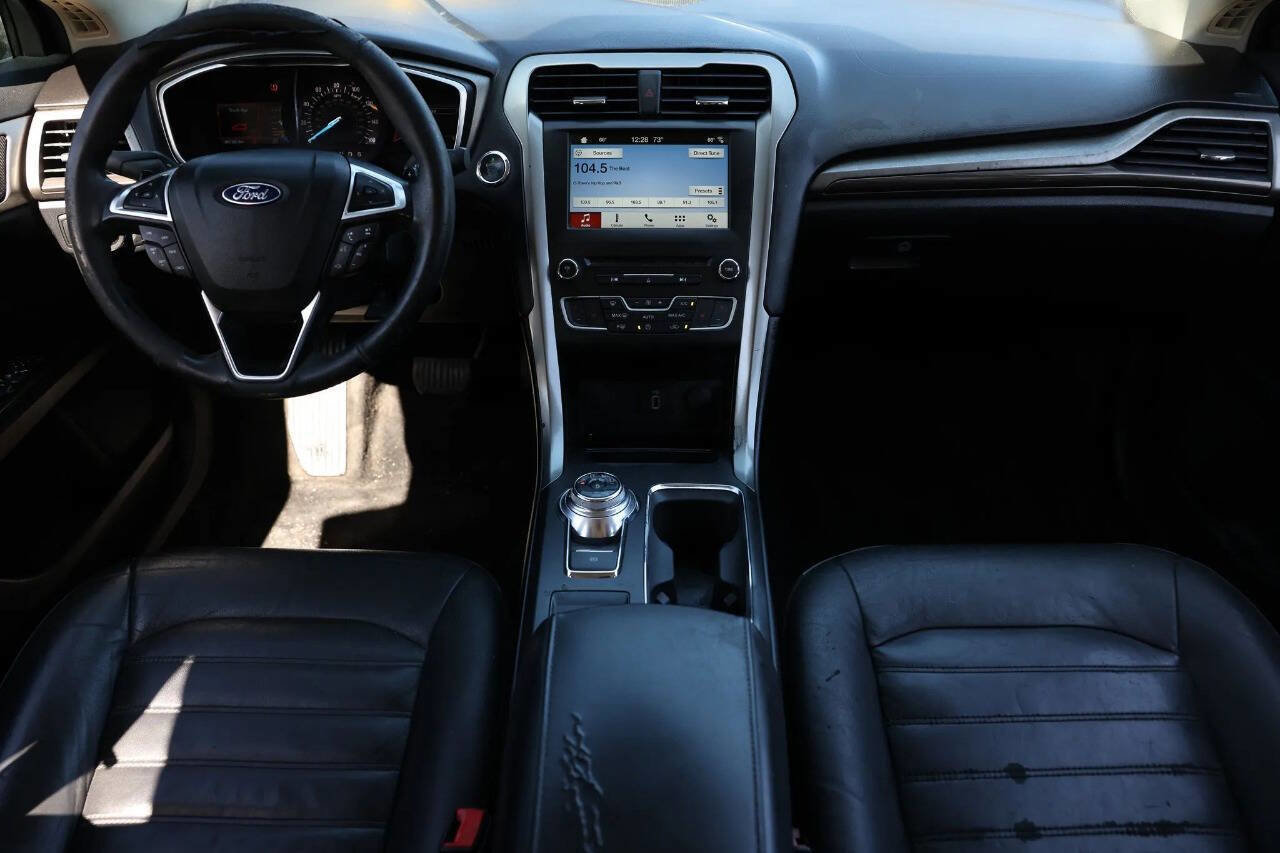 Used 2018 Ford Fusion SE w/ Fusion SE Technology Package image 42