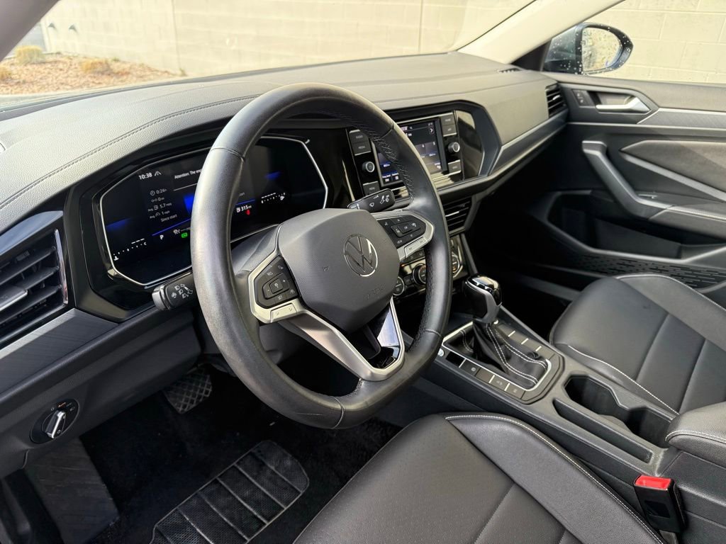 Used 2024 Volkswagen Jetta SE image 17