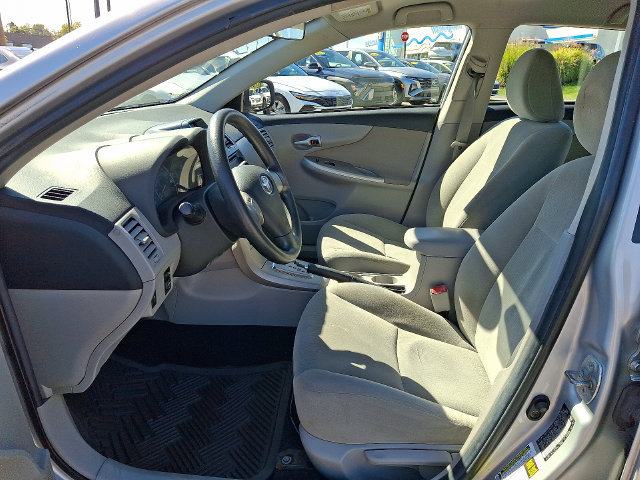 Used 2013 Toyota Corolla LE FWD image 14