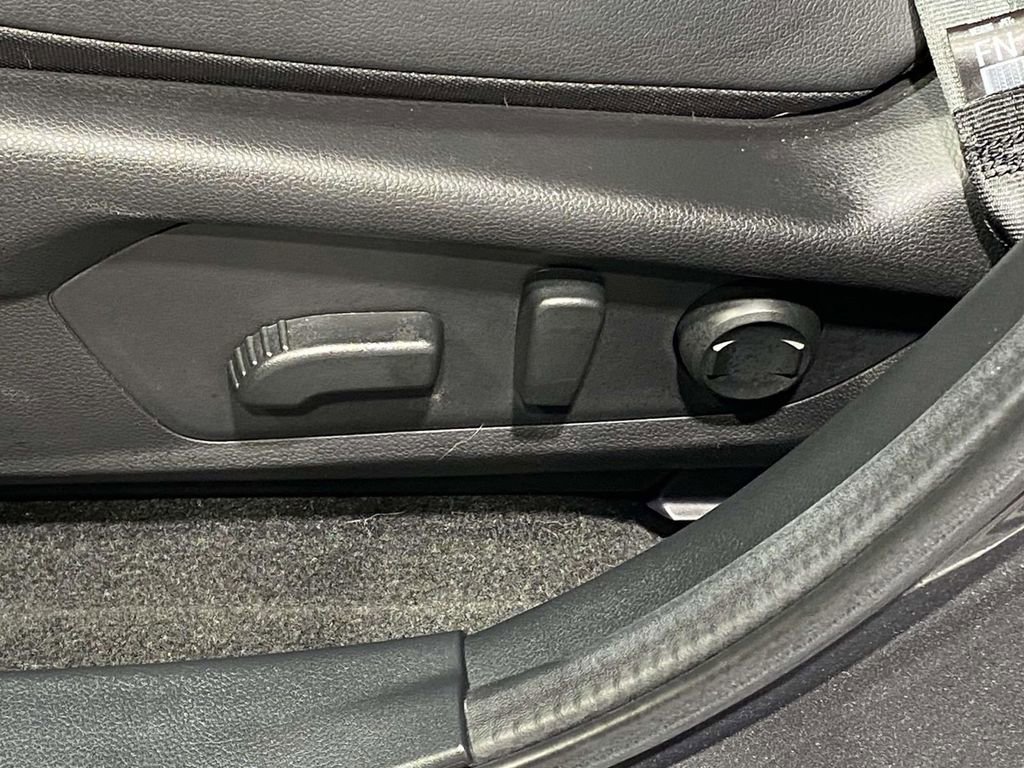 Used 2025 Subaru Crosstrek 2.5i Limited w/ Popular Package #4A image 18