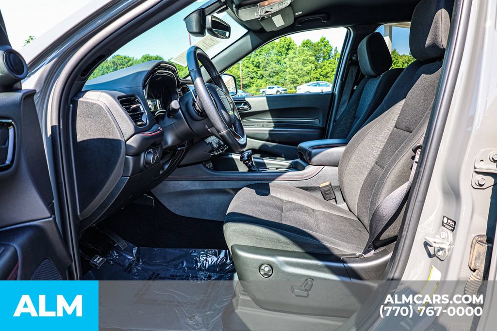 Used 2025 Dodge Durango GT RWD image 17