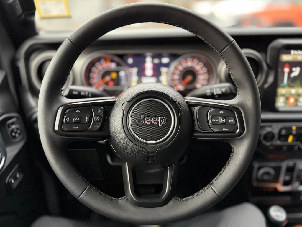 Used 2023 Jeep Gladiator Willys image 9