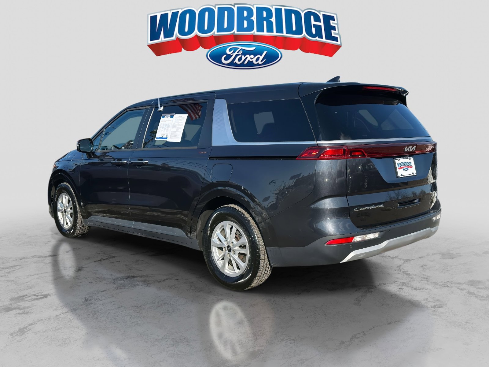 Used 2022 Kia Carnival LX image 5