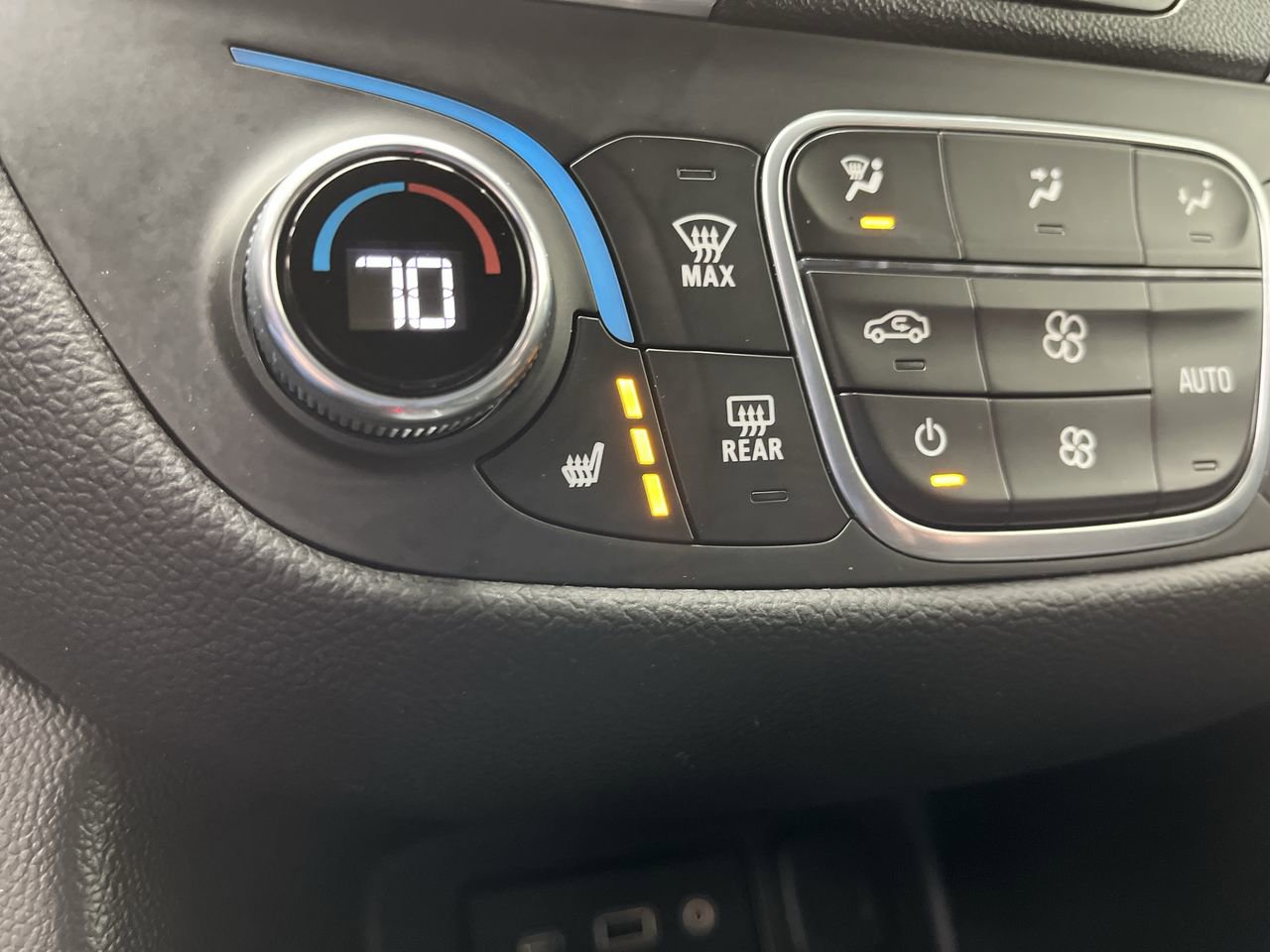 Used 2022 Chevrolet Equinox LT AWD/4WD image 22