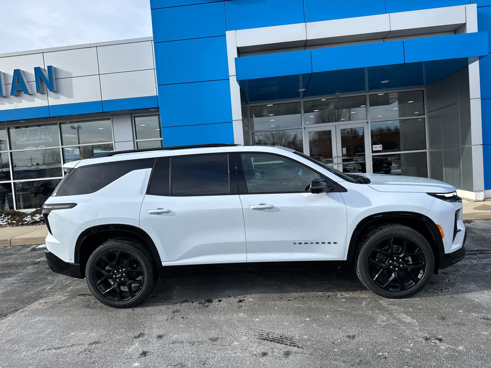 New 2026 Chevrolet Traverse RS w/ LPO, Floor Liner Package image 3