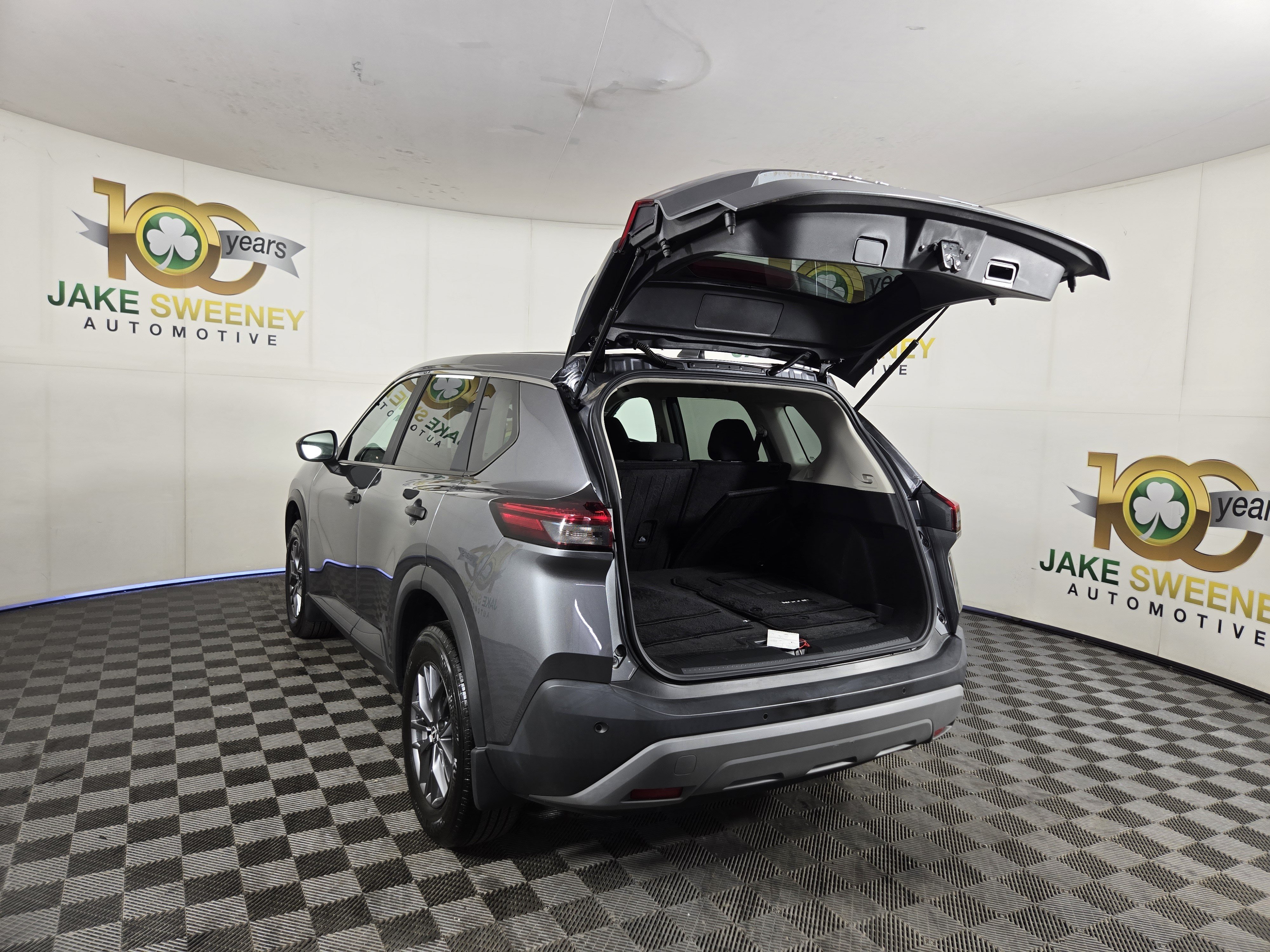 Used 2023 Nissan Rogue S AWD/4WD image 29
