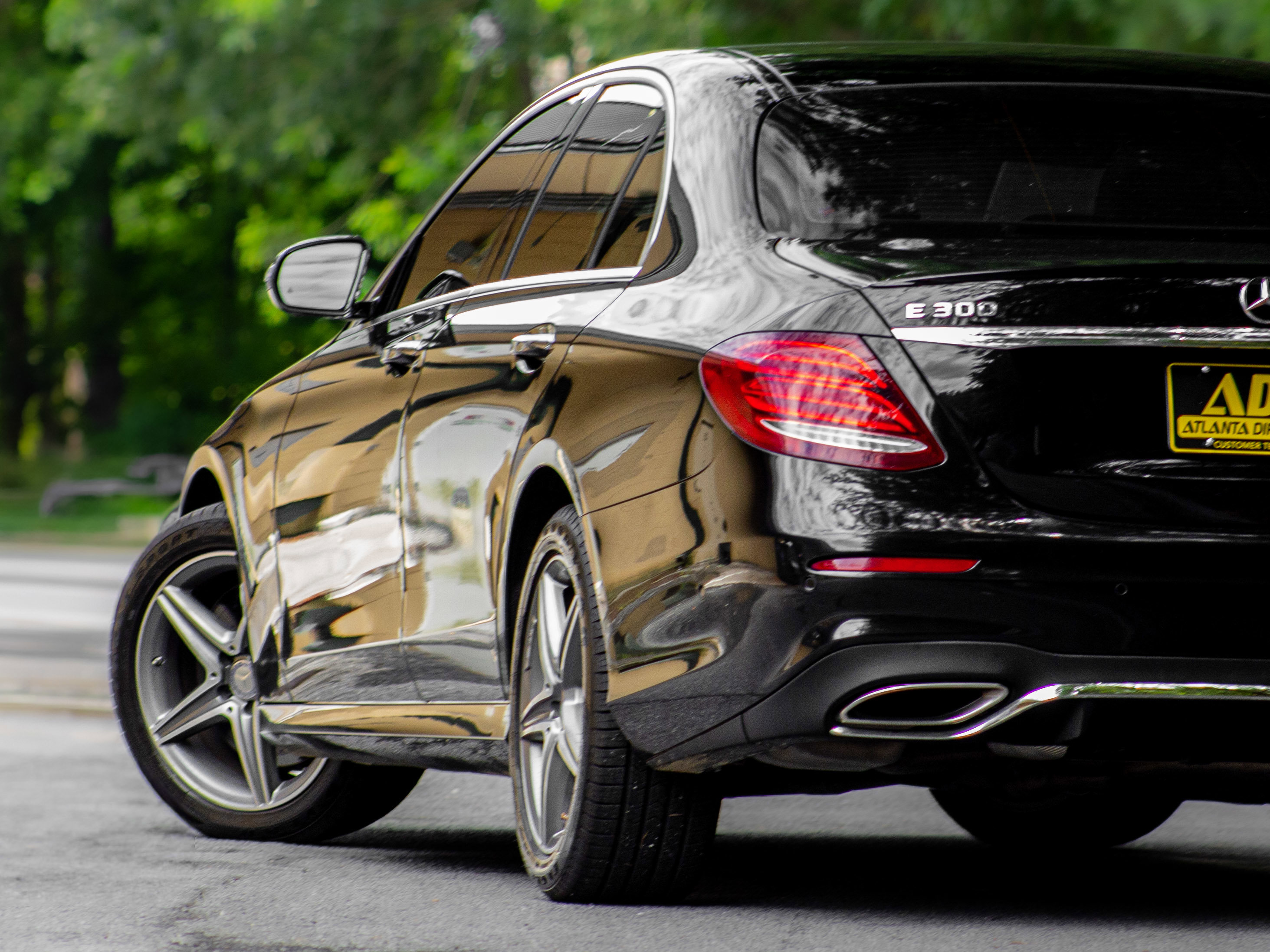 Used 2017 Mercedes-Benz E 300 4MATIC image 27