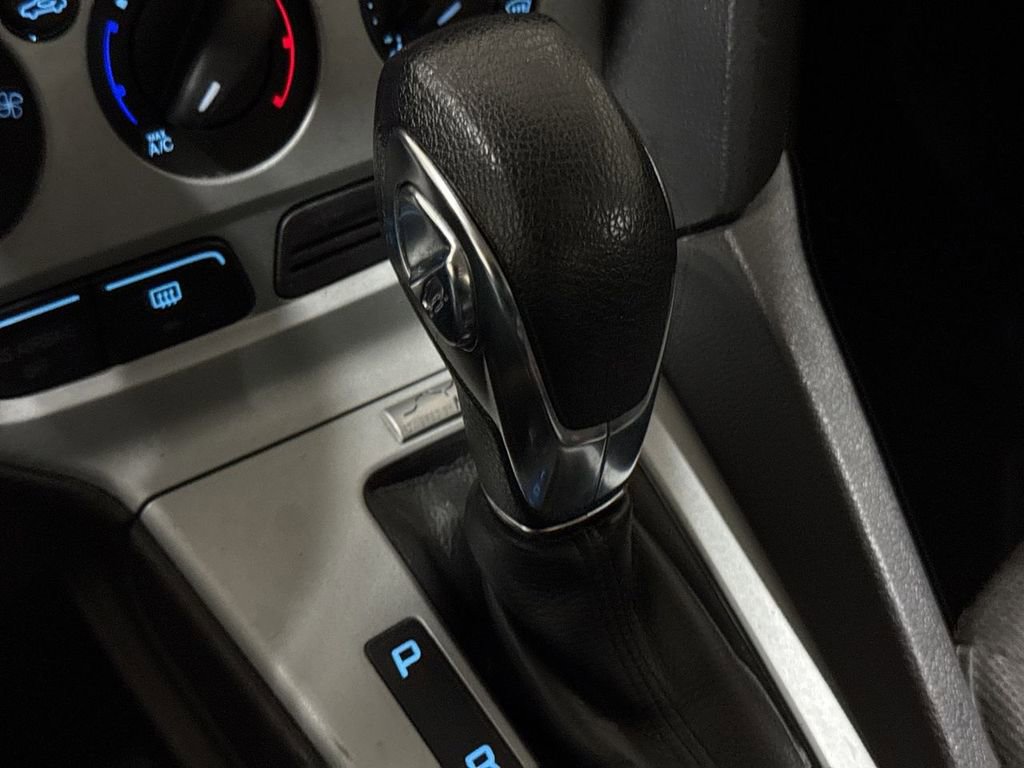 Used 2013 Ford Focus SE FWD image 16