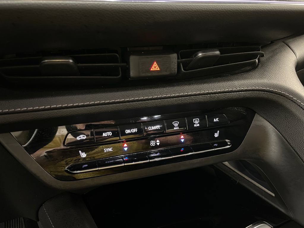 Used 2023 Buick Envision Essence AWD/4WD image 8