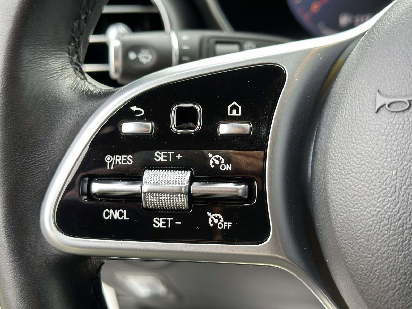 Used 2022 Mercedes-Benz GLC 300 4MATIC image 15