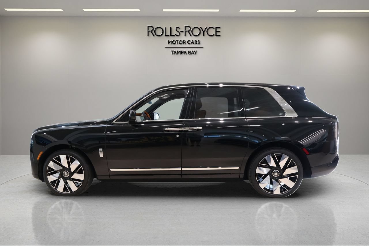 New 2026 Rolls-Royce Cullinan AWD/4WD image 2