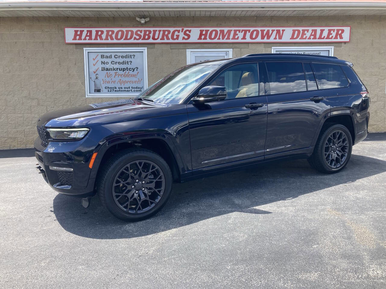 Used 2023 Jeep Grand Cherokee L Summit w/ Advanced Protech Group IV image 1