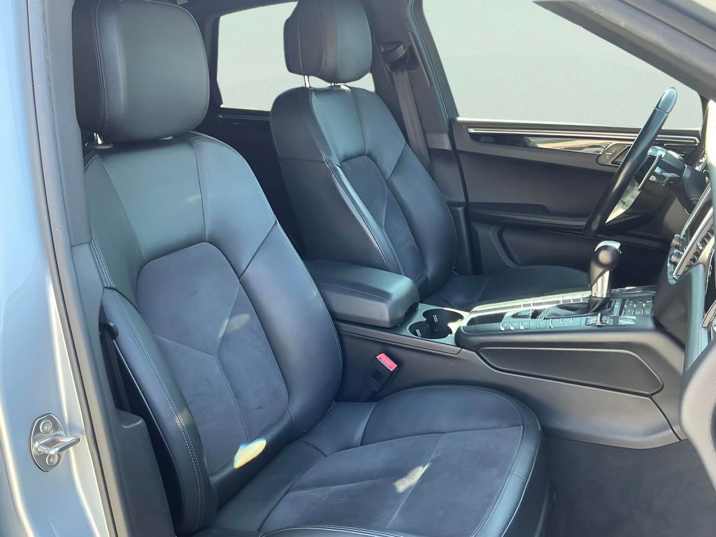 Used 2018 Porsche Macan Sport Edition image 19