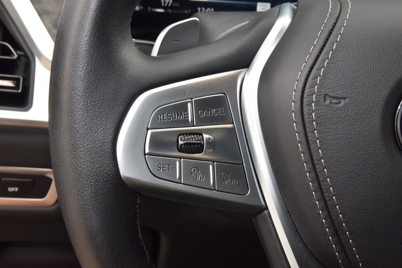 Used 2025 BMW X7 xDrive40i w/ Premium Package AWD/4WD image 24