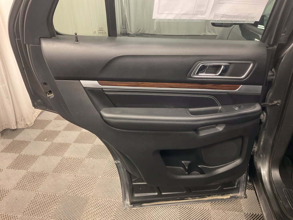Used 2017 Ford Explorer Limited w/ Equipment Group 301A AWD/4WD image 23