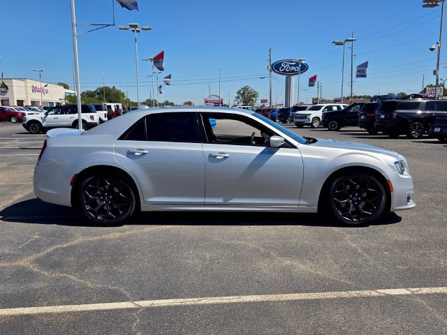 Used 2020 Chrysler 300 S RWD image 9