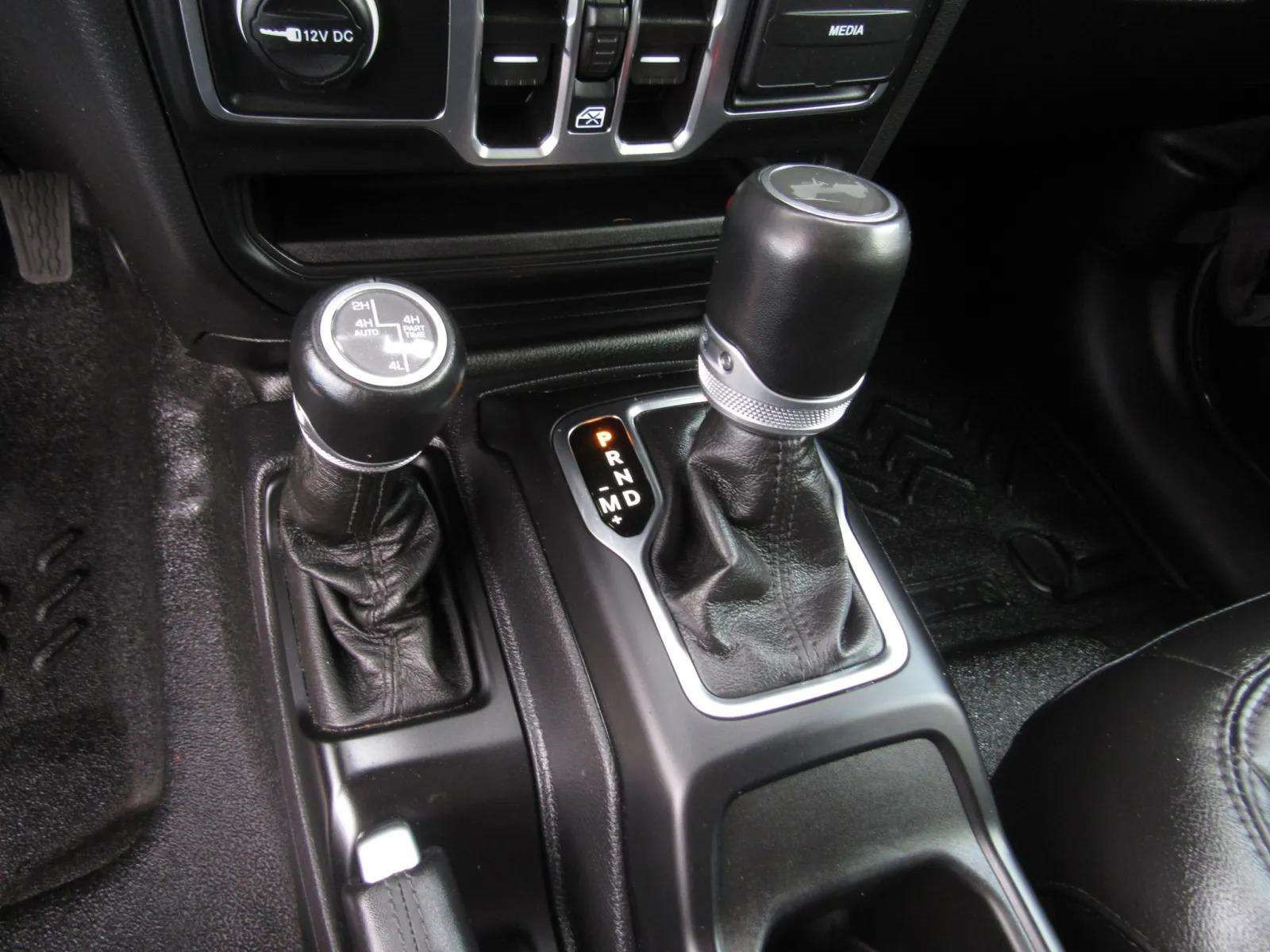 Used 2023 Jeep Wrangler Unlimited Sahara AWD/4WD image 20