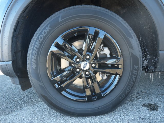 Used 2022 Ford Explorer XLT w/ Equipment Group 202A image 28