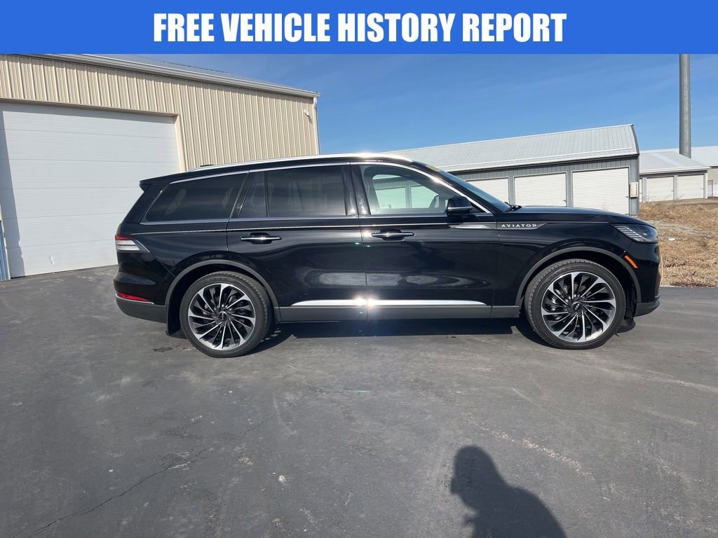 Used 2025 Lincoln Aviator Reserve w/ Equipment Group 201A image 3