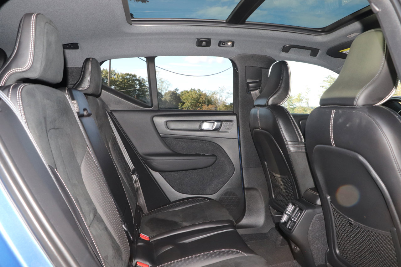 Used 2020 Volvo XC40 T5 R-Design image 35