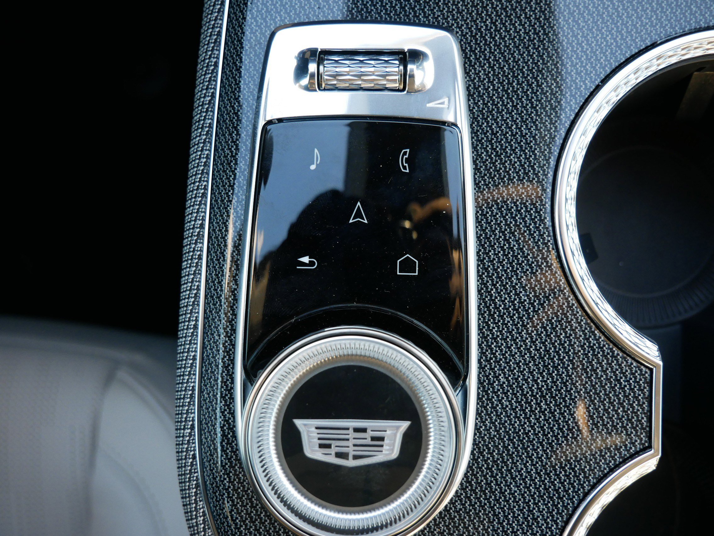 New 2026 Cadillac Optiq Sport 2 image 24