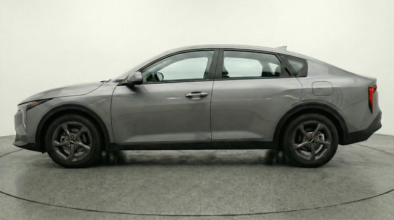 Used 2025 Kia K4 LXS FWD image 5
