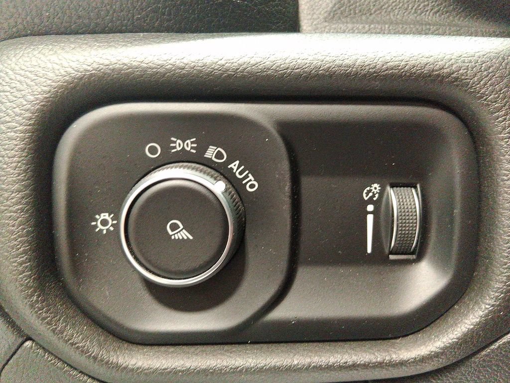Used 2023 RAM 1500 Big Horn AWD/4WD image 15