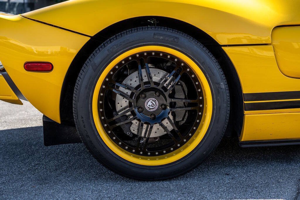 Used 2006 Ford GT RWD image 30