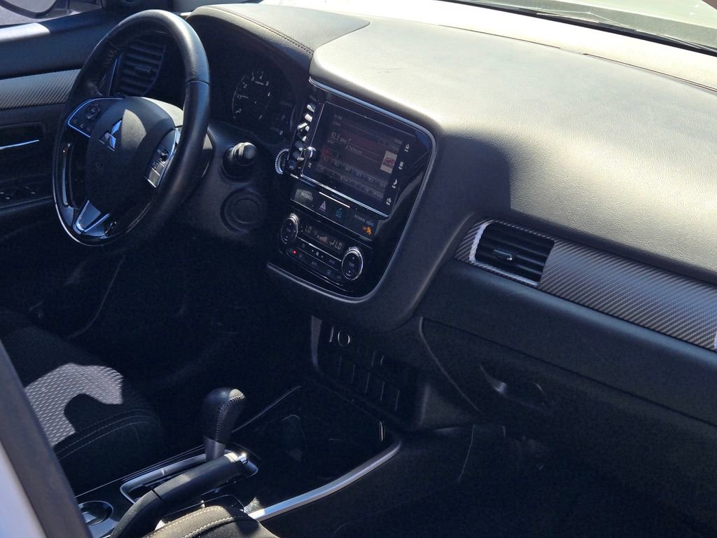 Used 2018 Mitsubishi Outlander SE FWD image 10
