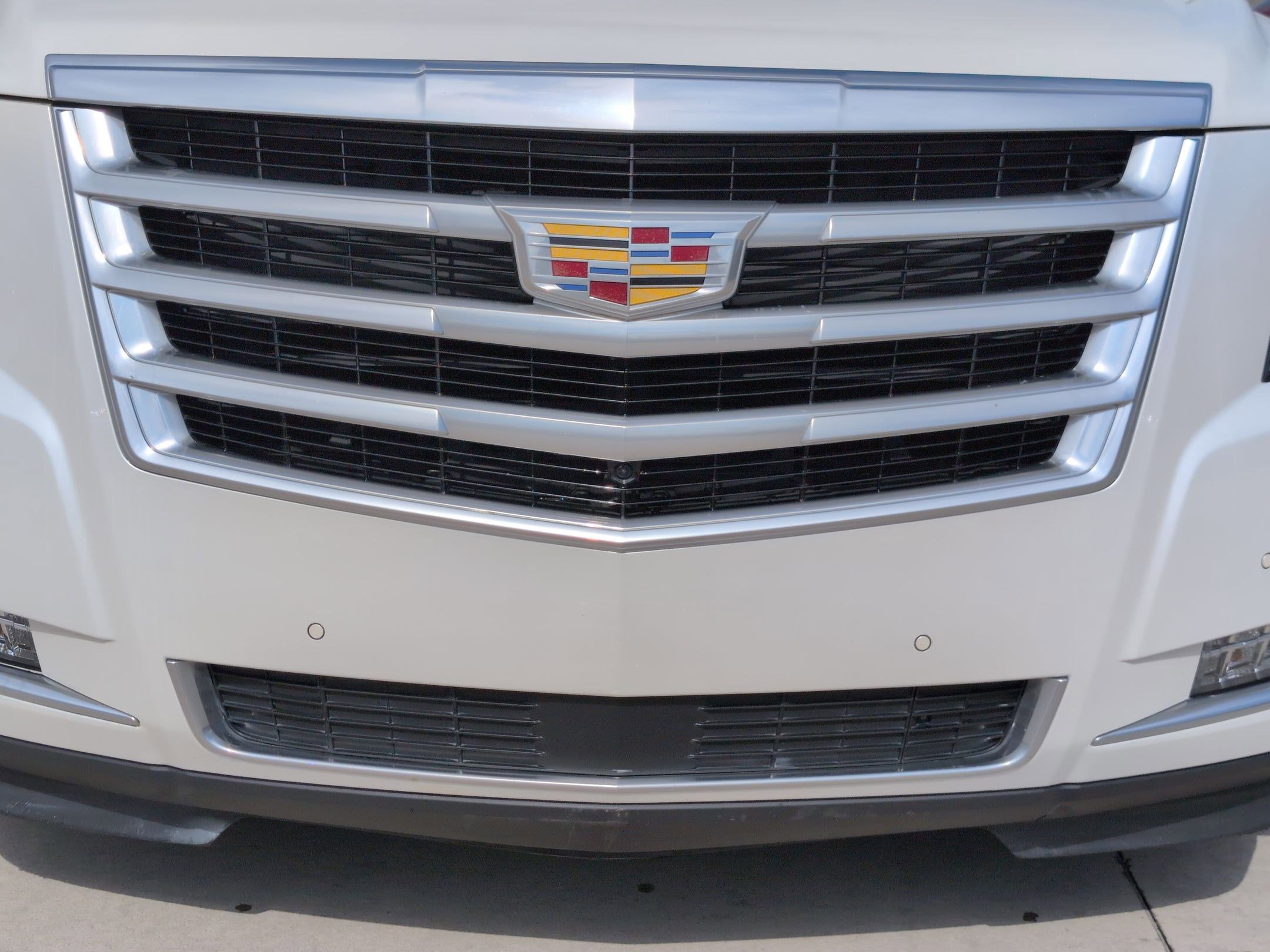 Used 2015 Cadillac Escalade Premium image 9
