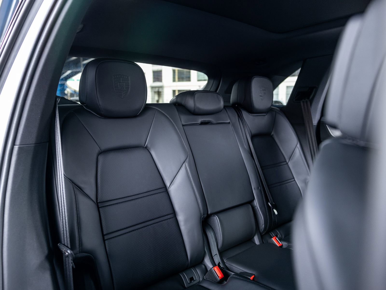 Certified 2025 Porsche Cayenne image 36