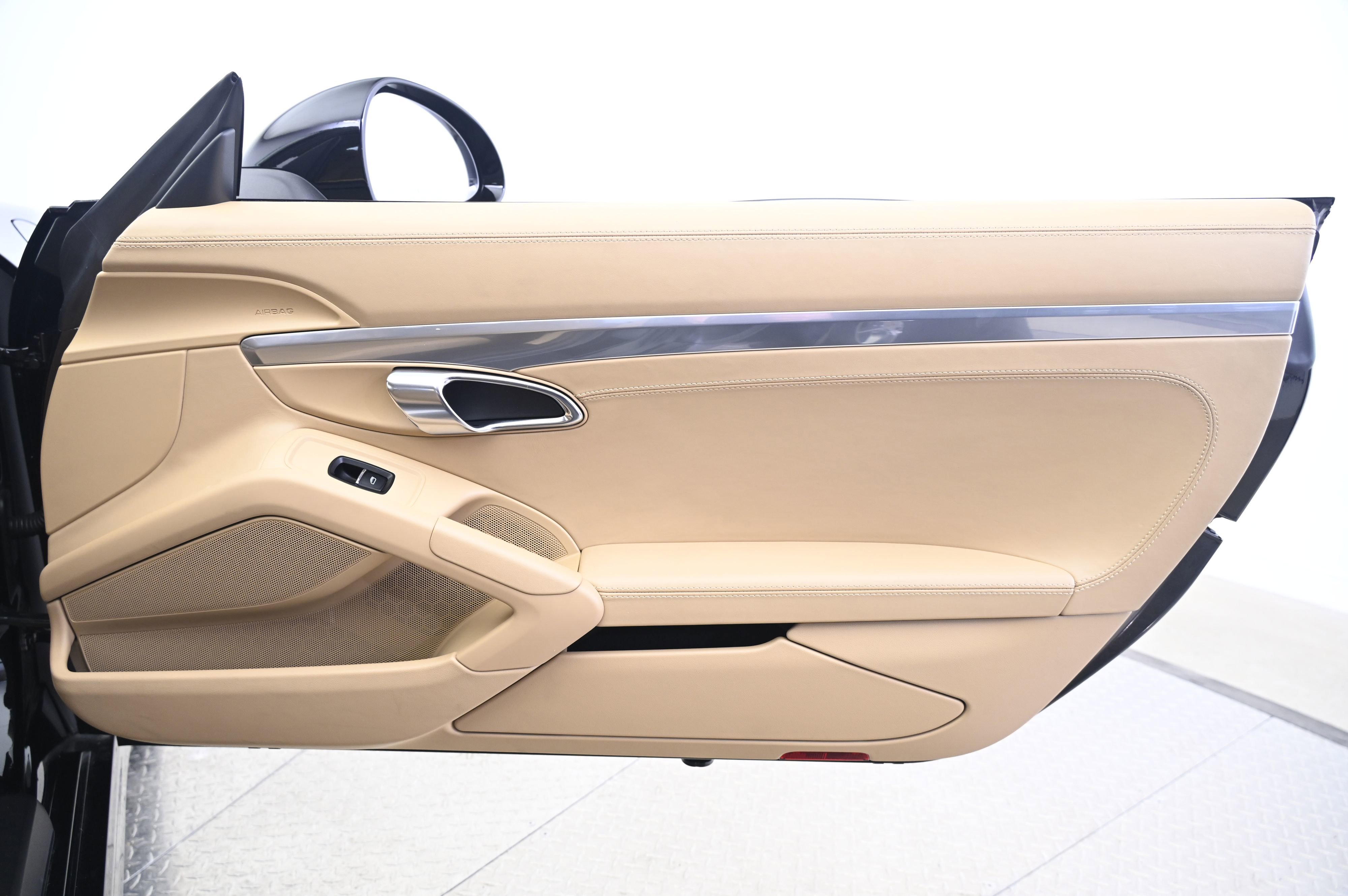 Certified 2014 Porsche Cayman S image 17