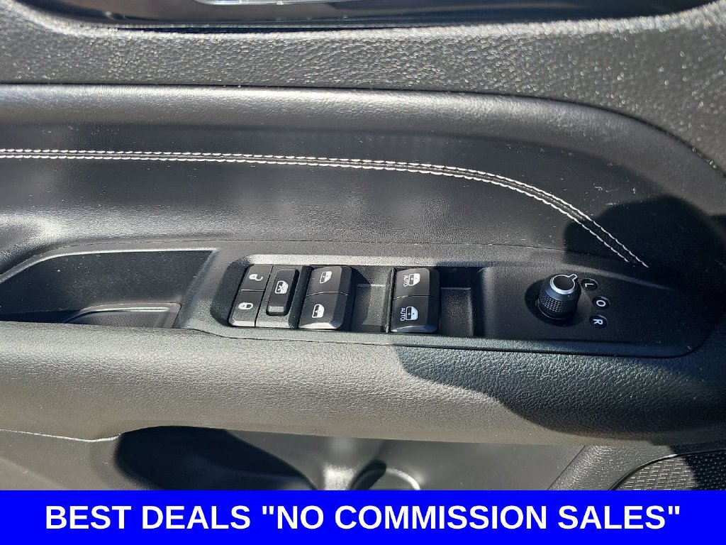 Used 2023 Jeep Compass Latitude w/ Sun and Sound Group AWD/4WD image 26