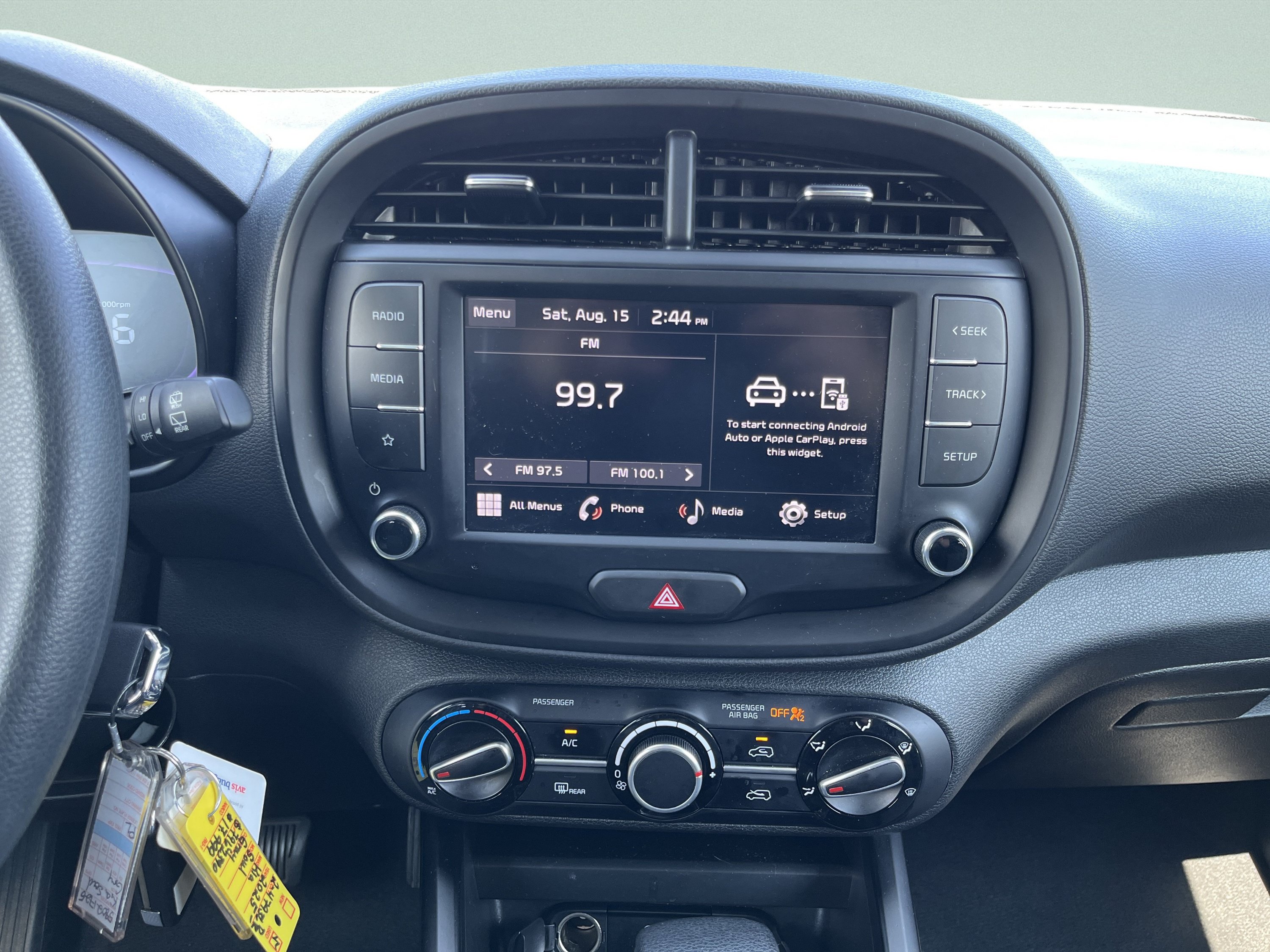Used 2025 Kia Soul LX w/ LX Technology Package FWD image 27