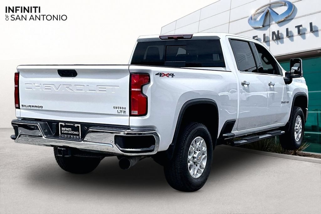 Used 2025 Chevrolet Silverado 2500 LTZ w/ LTZ Convenience Package AWD/4WD image 2